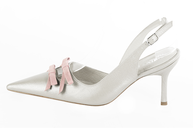 Pure white and powder pink women's open back shoes, with a knot. Pointed toe. High slim heel. Profile view - Florence KOOIJMAN